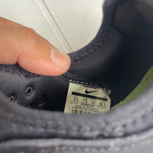 Nike Roshe Run 2 Black Anthracite sail volt men’s size 8.5 - Picture 4 of 4